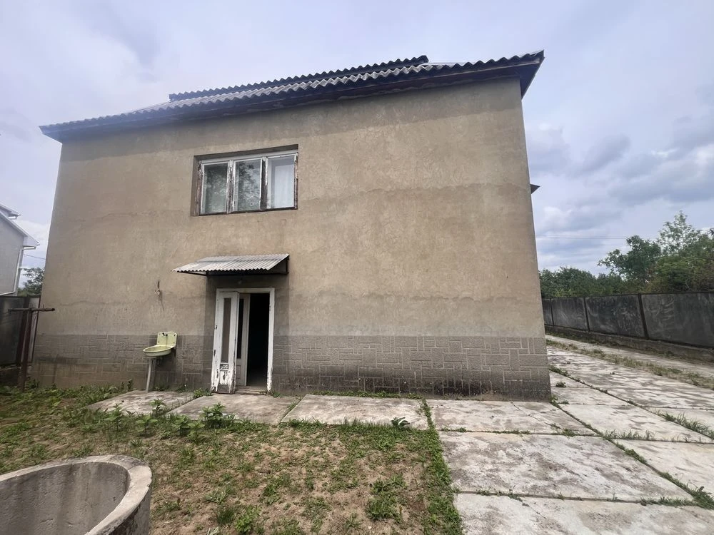 Продаж цегляного будинку в м.Берегове, 186 кв.м , 10 соток д