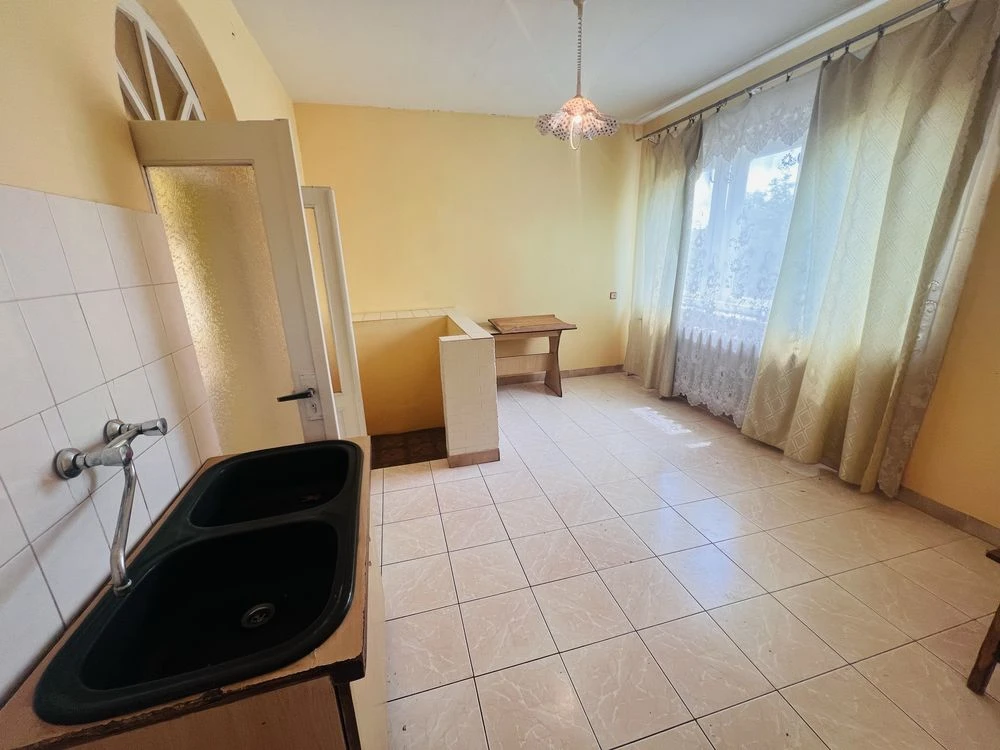 Продаж цегляного будинку в м.Берегове, 186 кв.м , 10 соток д