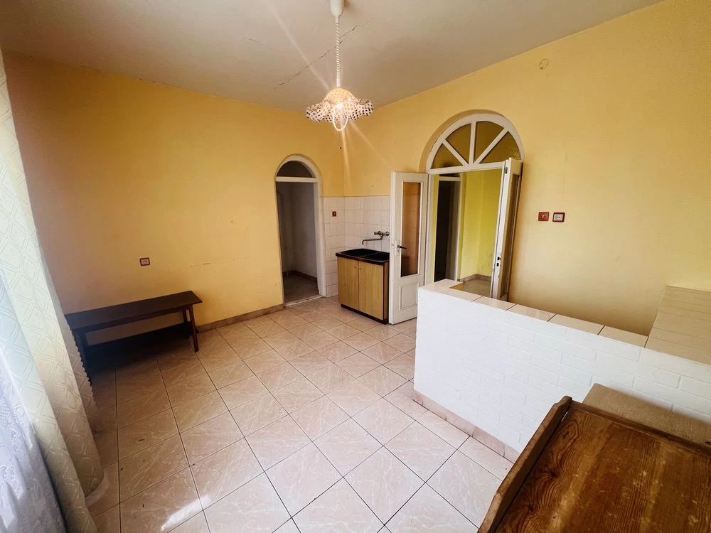 Продаж цегляного будинку в м.Берегове, 186 кв.м , 10 соток д