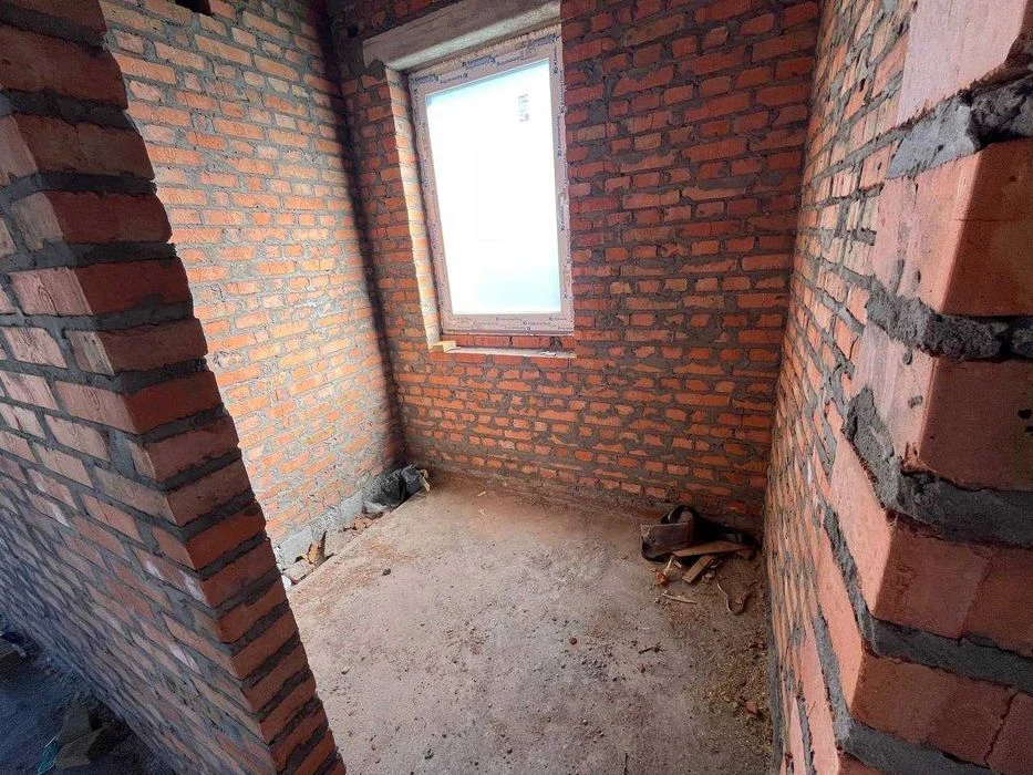 Новий сучасний будинок у районі Луначарський