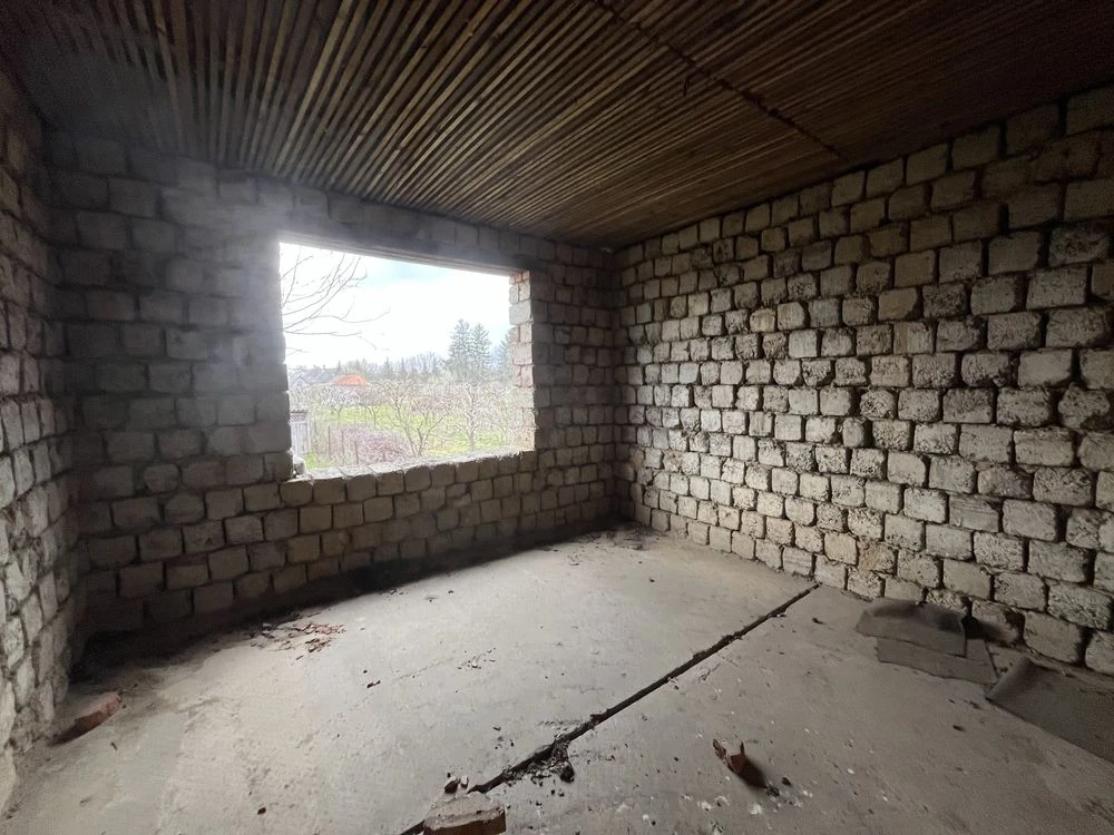 Unfinished 130 sq m plot, 10 acres, Beregovo Street, Bucha