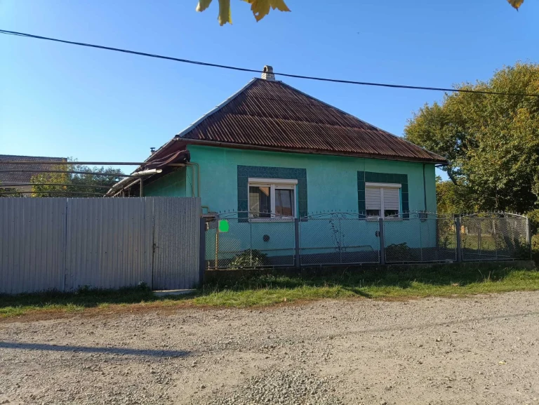 КОМПАКТНИЙ, НЕВЕЛИКИЙ 51 кв.м. 2 кімнатний будинок недалеко