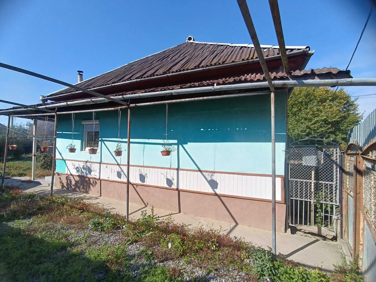 КОМПАКТНИЙ, НЕВЕЛИКИЙ 51 кв.м. 2 кімнатний будинок недалеко