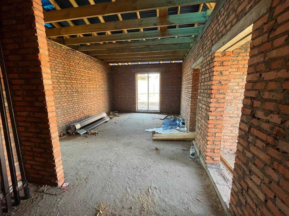 Новий сучасний будинок у районі Луначарський