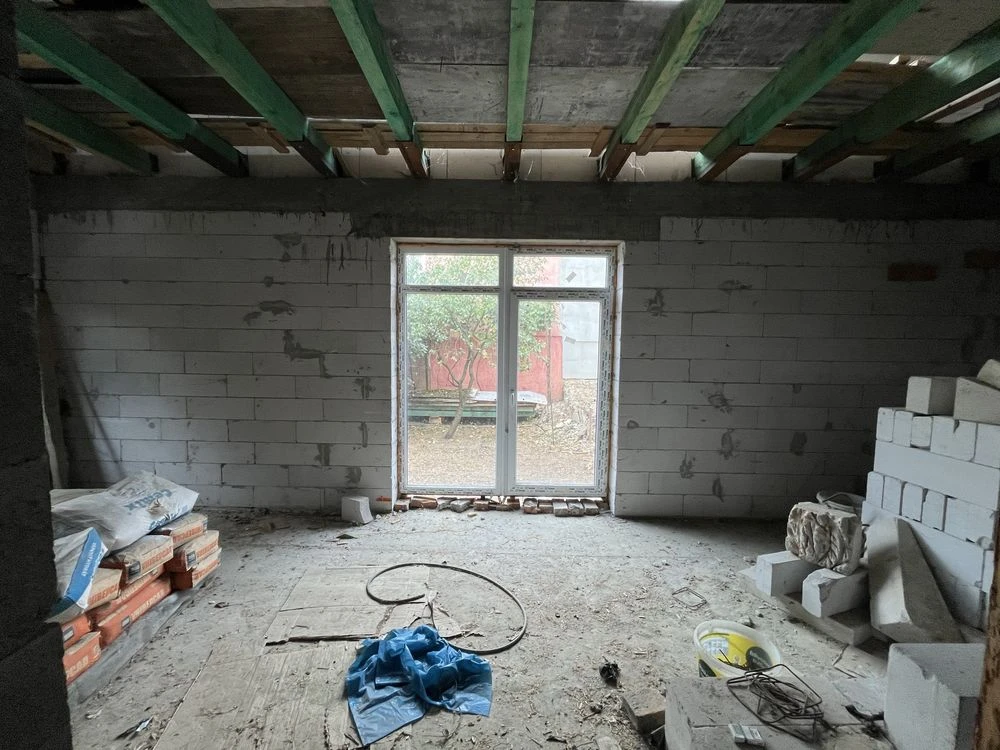 Продам будинок недобудований Берегово вул. Новий базар 51