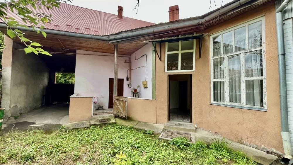 Продам будинок Берегово вул. Богдана Хмельницького 84
