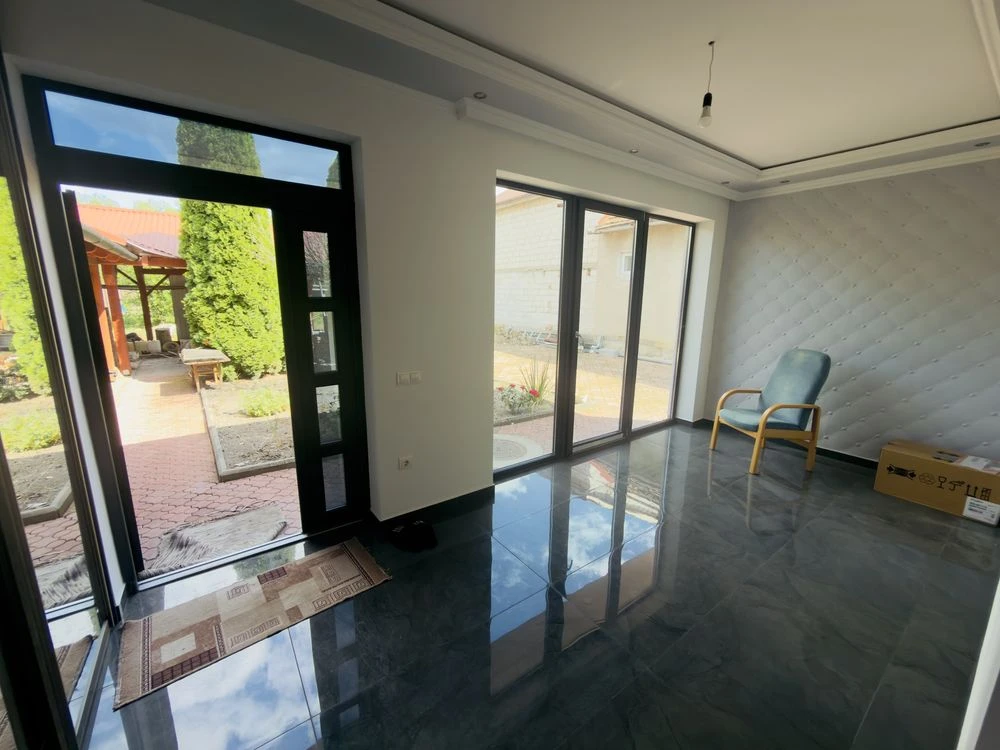 Продаж сучасного будинку-американки. 300 м від терм. компл.