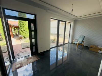 Продаж сучасного будинку-американки. 300 м від терм. компл.