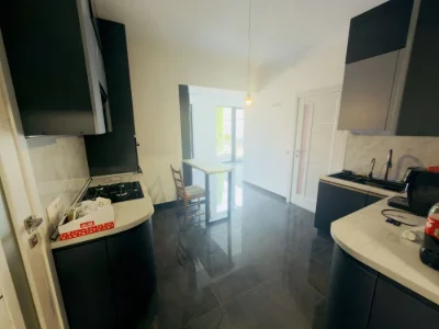 Продаж сучасного будинку-американки. 300 м від терм. компл.