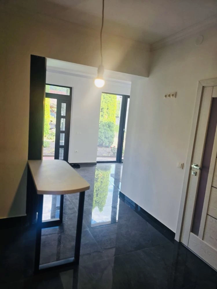 Продаж сучасного будинку-американки. 300 м від терм. компл.