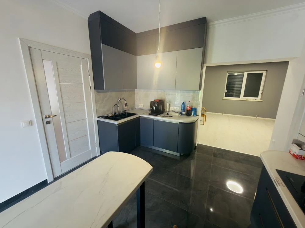 Продаж сучасного будинку-американки. 300 м від терм. компл.