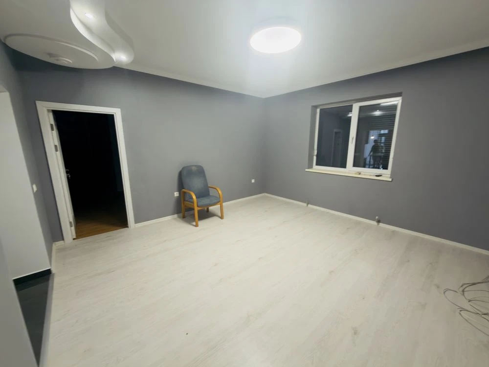 Продаж сучасного будинку-американки. 300 м від терм. компл.