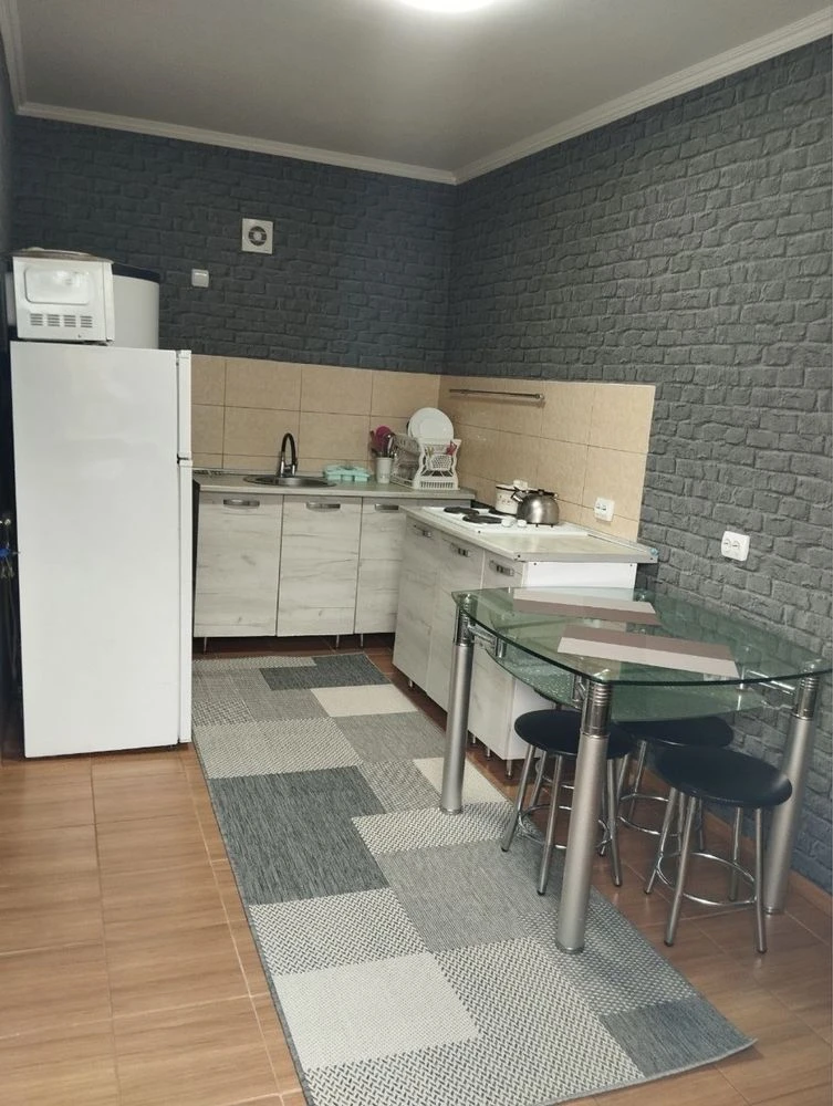 Продам приватну садибу біля термальних басейнів
