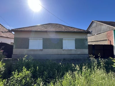 Продам будинок 56 м2 ділянка 3,5 сотки Берегово вул. Новий б