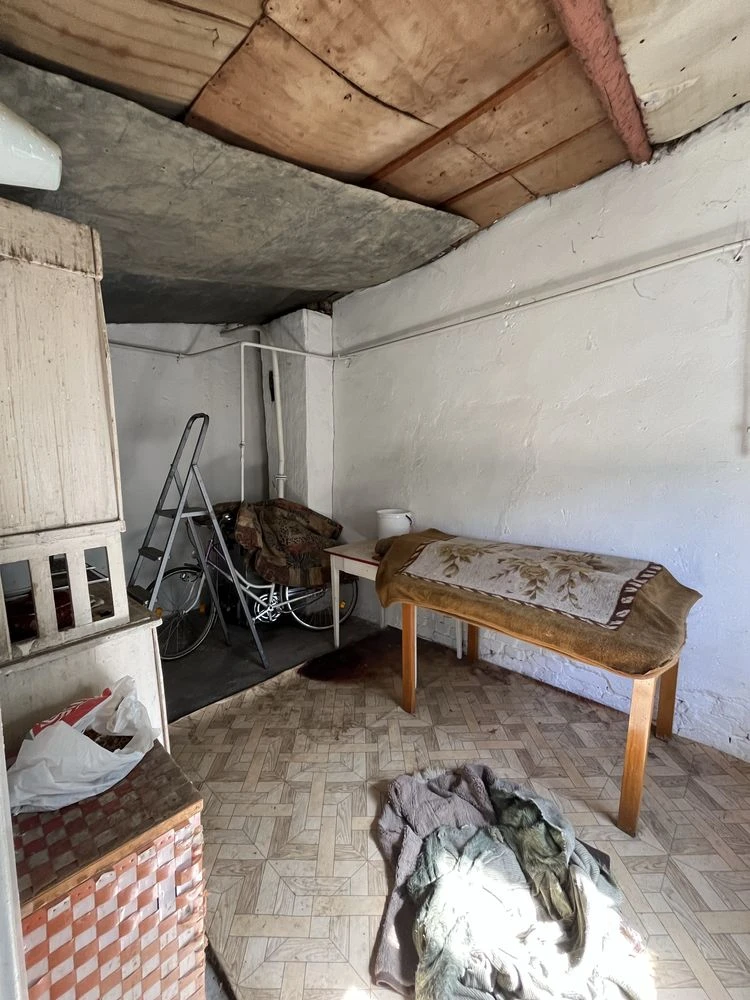 Продам будинок 56 м2 ділянка 3,5 сотки Берегово вул. Новий б