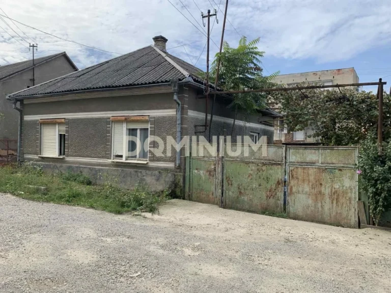 Терміновий продаж будинку у м. Виноградів, вул. Кооперативна