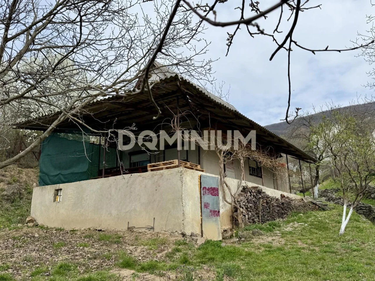 Сертифікат.Продається будинок біля замку у Виноградові.23 с.