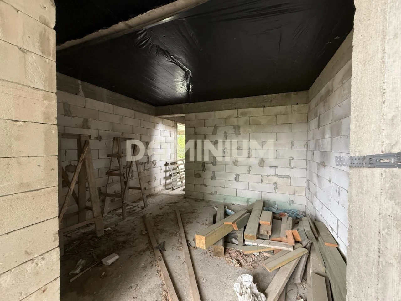 Будинок із панорамним видом на Чорну гору