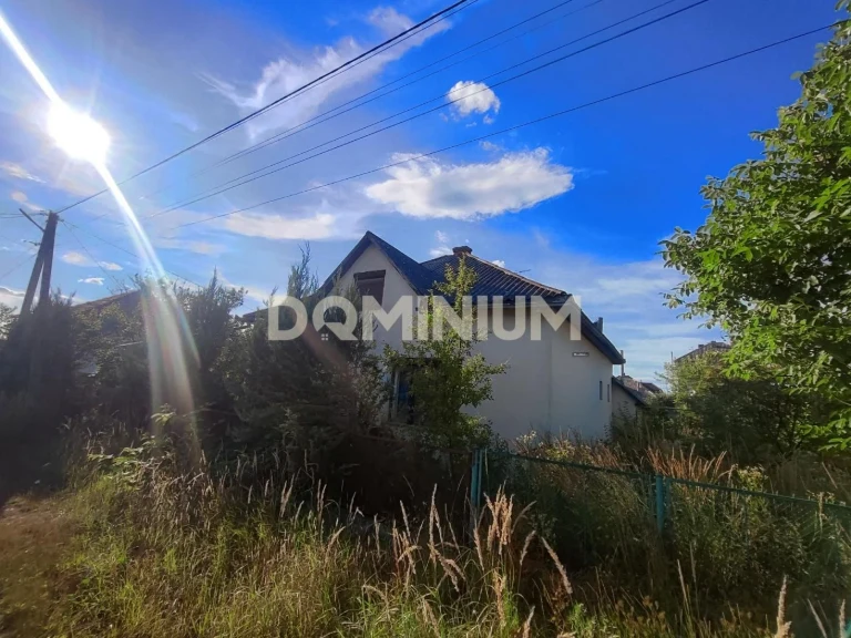 Продаж просторого будинку 167 м² з широкою ділянкою 0,45 га