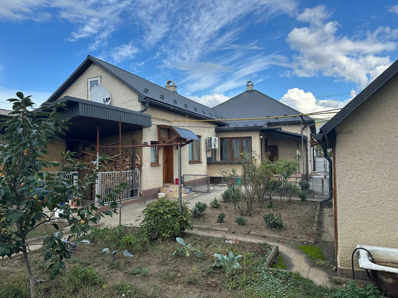 Продам добротний  будинок