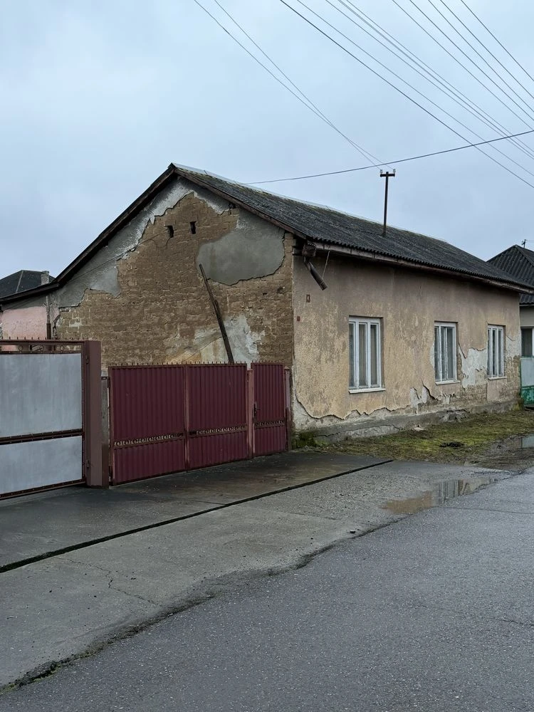 Продається будинок Соборності 13