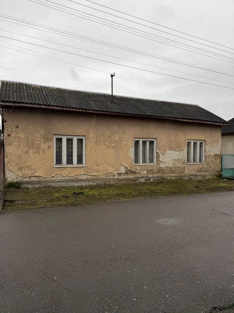 Продається будинок Соборності 13