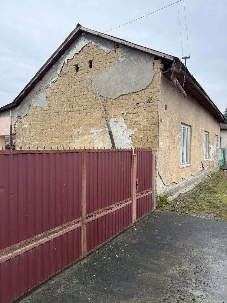 Продається будинок Соборності 13