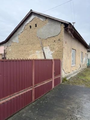 Продається будинок Соборності 13