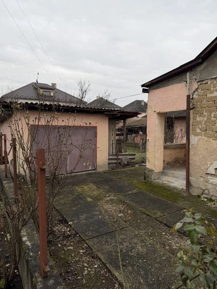 Продається будинок Соборності 13