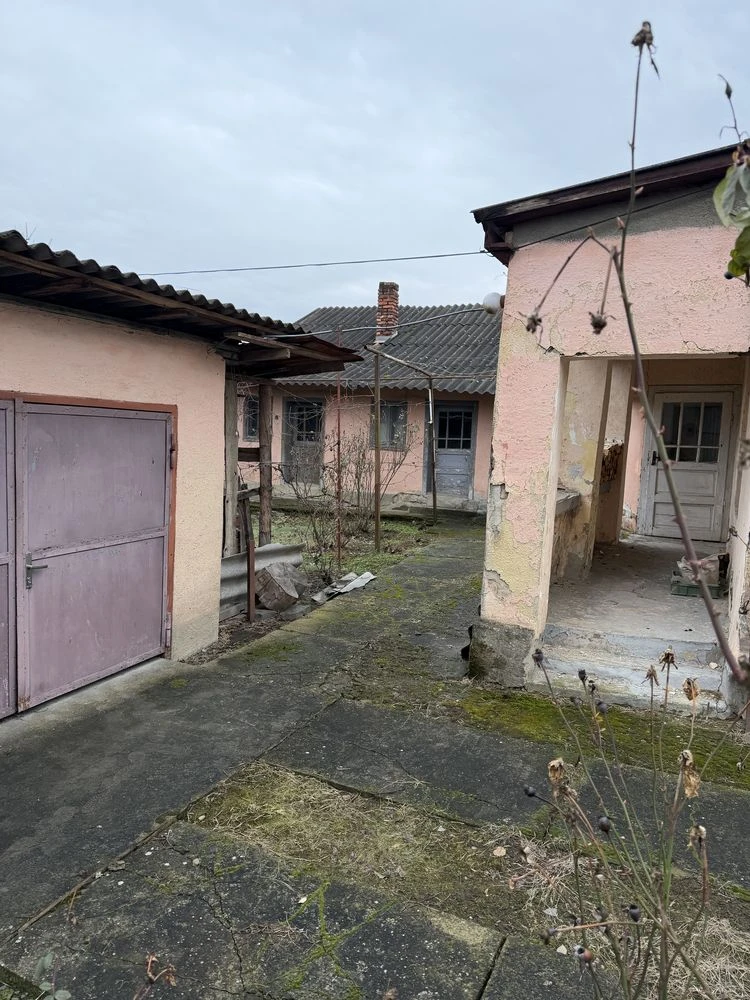 Продається будинок Соборності 13