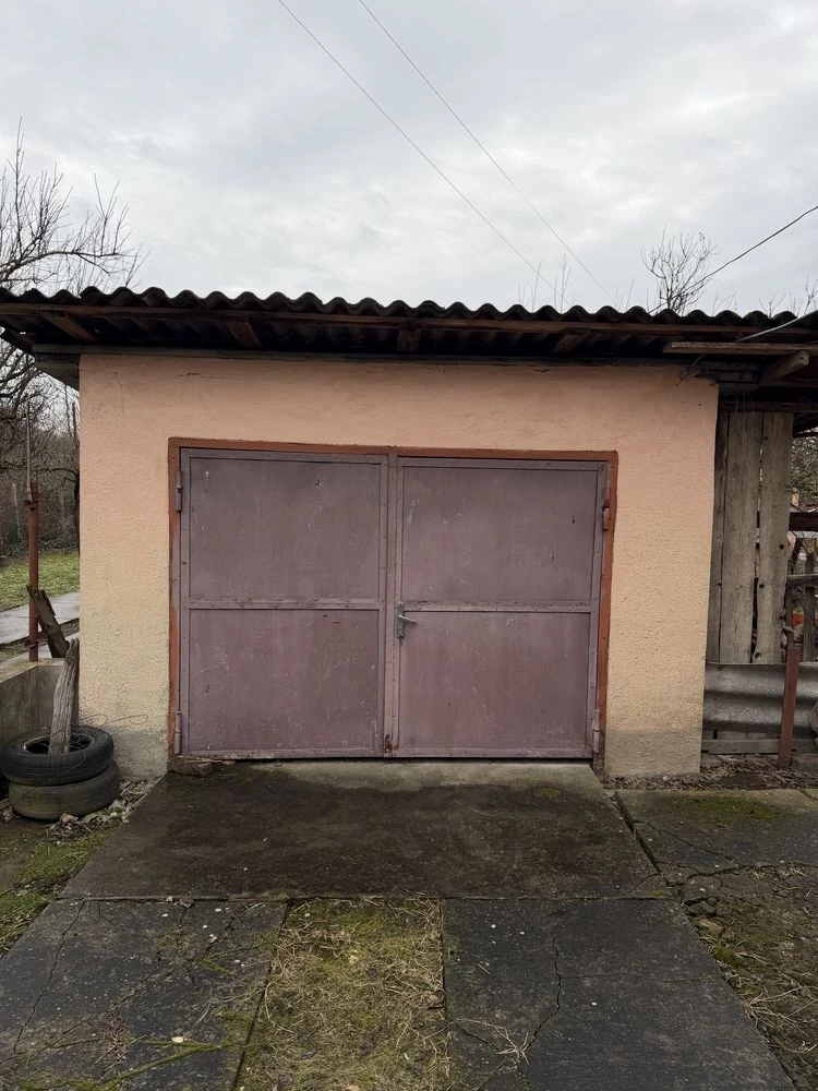 Продається будинок Соборності 13