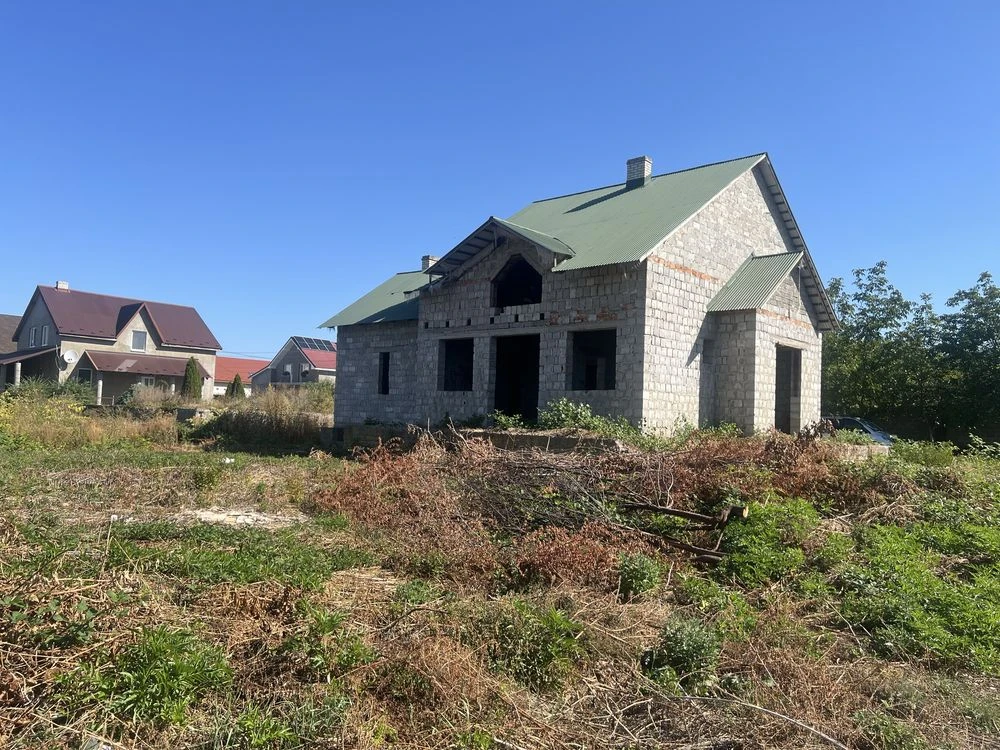 Продаж недобудови з комунікаціями в жилому районі