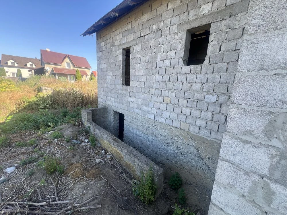 Продаж недобудови з комунікаціями в жилому районі