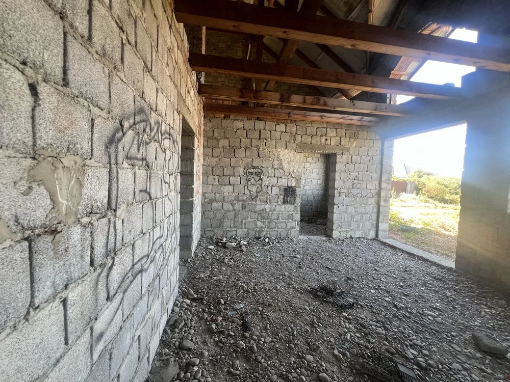 Продаж недобудови з комунікаціями в жилому районі