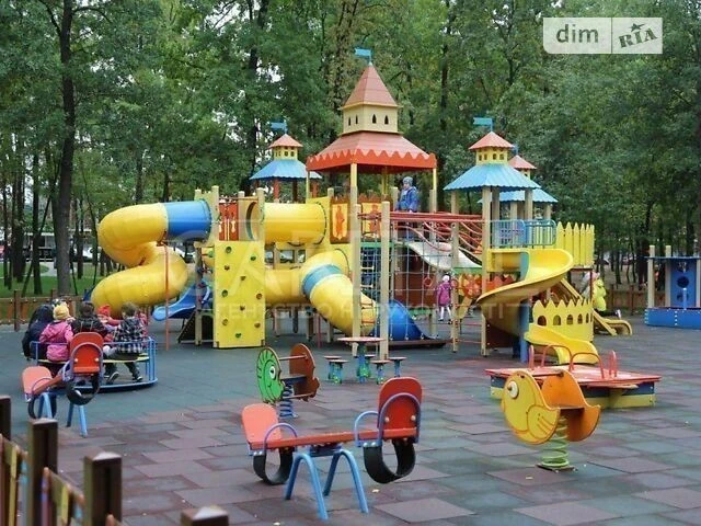 Продаж 2к квартири 96 кв. м на вул. Князя Романа Мстиславича