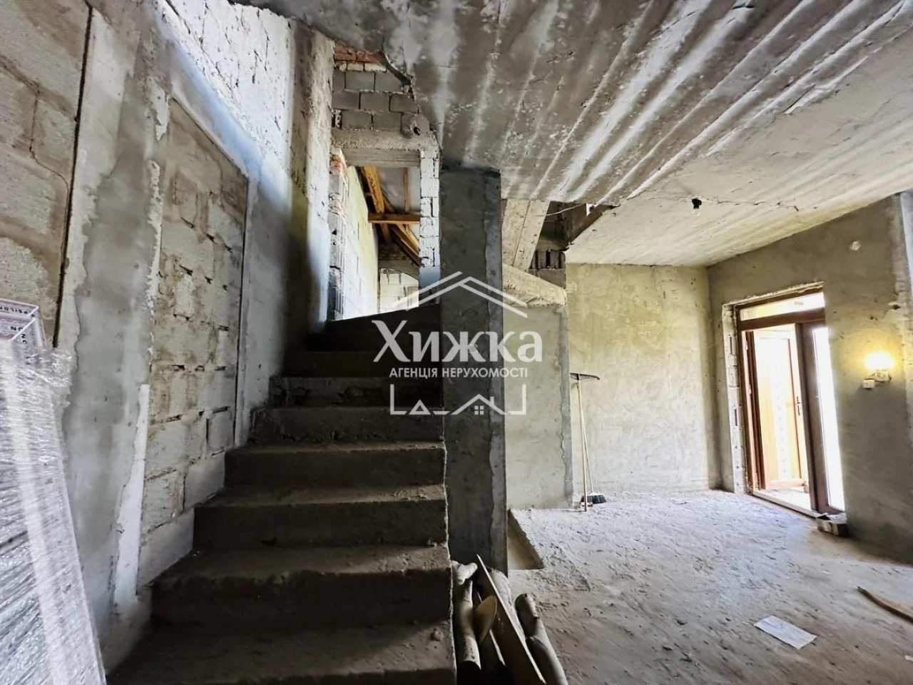 Продається сучасна новобудова у м. Виноградів
