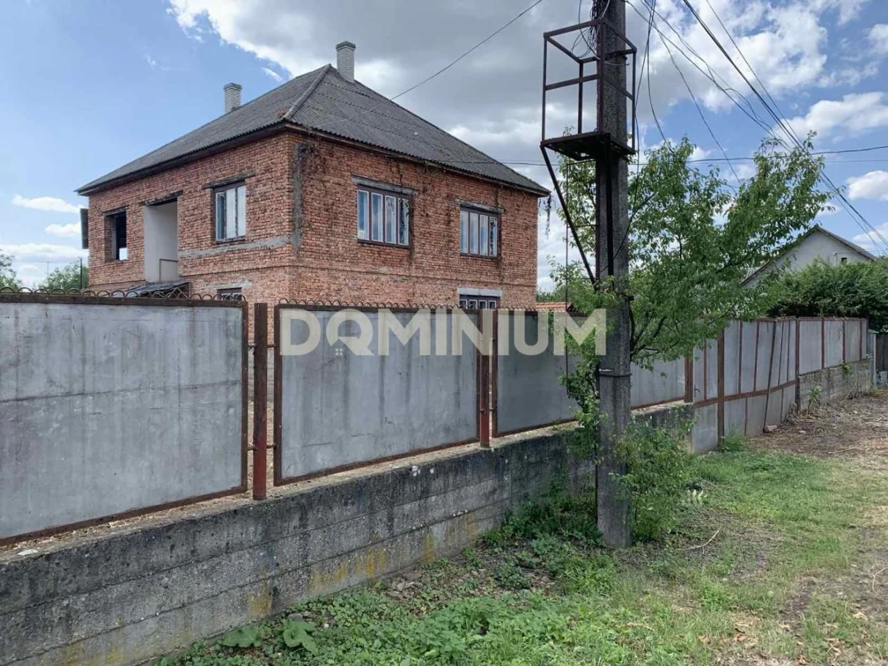 Продаж просторого будинку з подвір’ям та прибудовою у Виногр