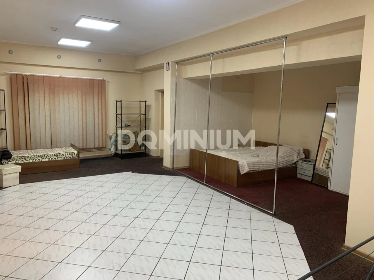 Комфортний будинок для життя і бізнесу у Виноградові