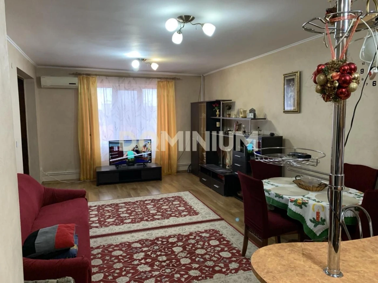 Комфортний будинок для життя і бізнесу у Виноградові