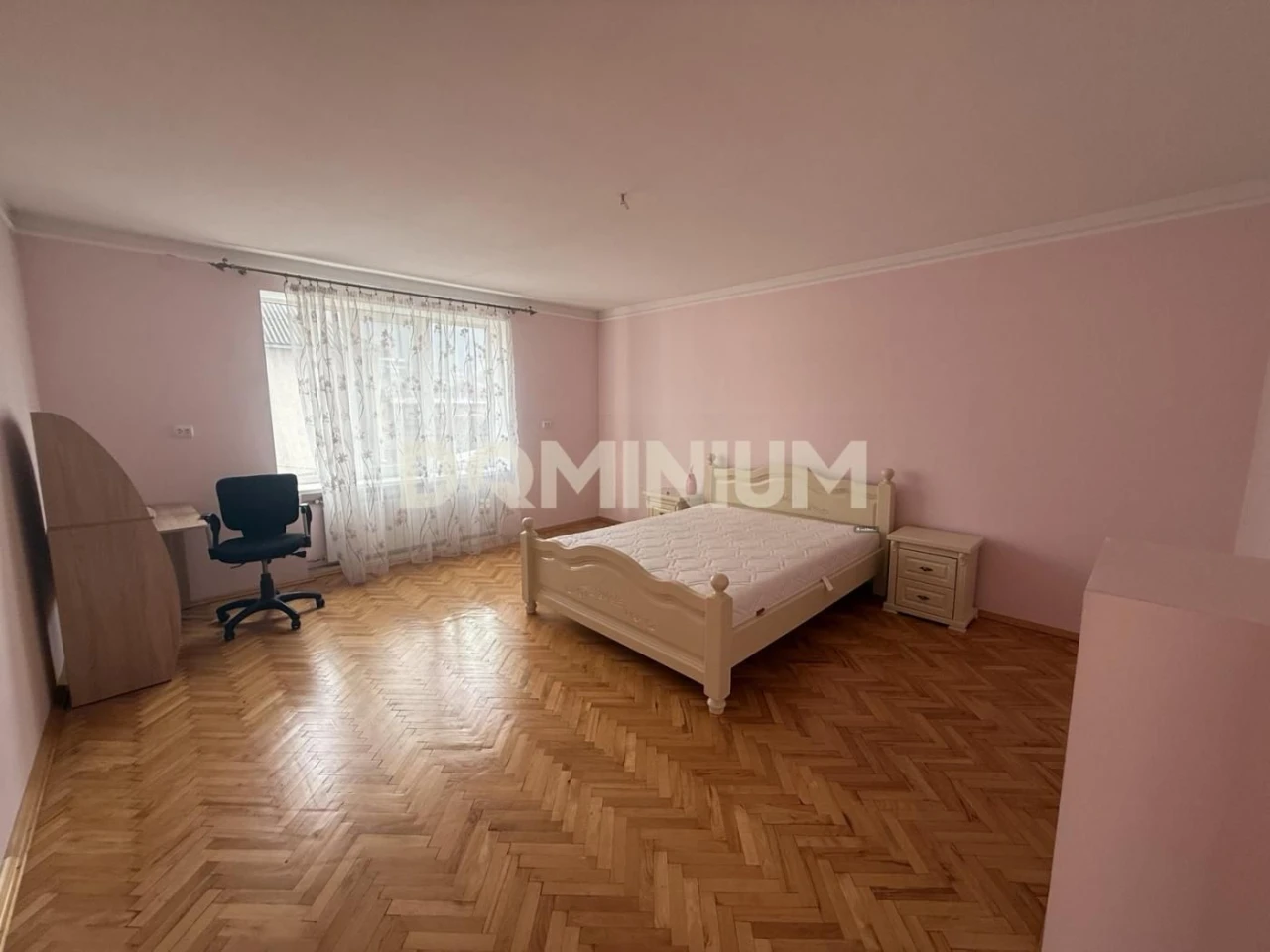 Продаж двохповерхового будинку в м. Виноградів