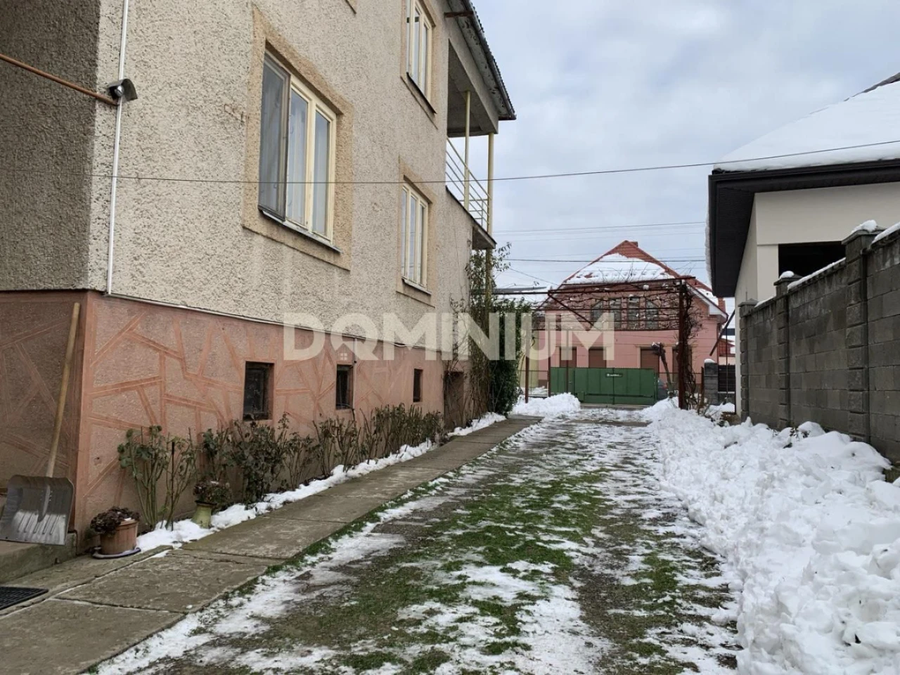 Будинок поруч із центром,Виноградів вул.Партизанська