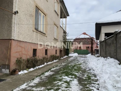 Будинок поруч із центром,Виноградів вул.Партизанська