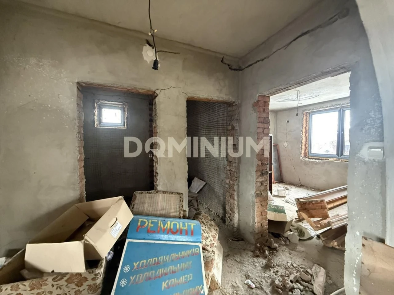 Продається будинок в смт. Вилок з комерцією біля кордону