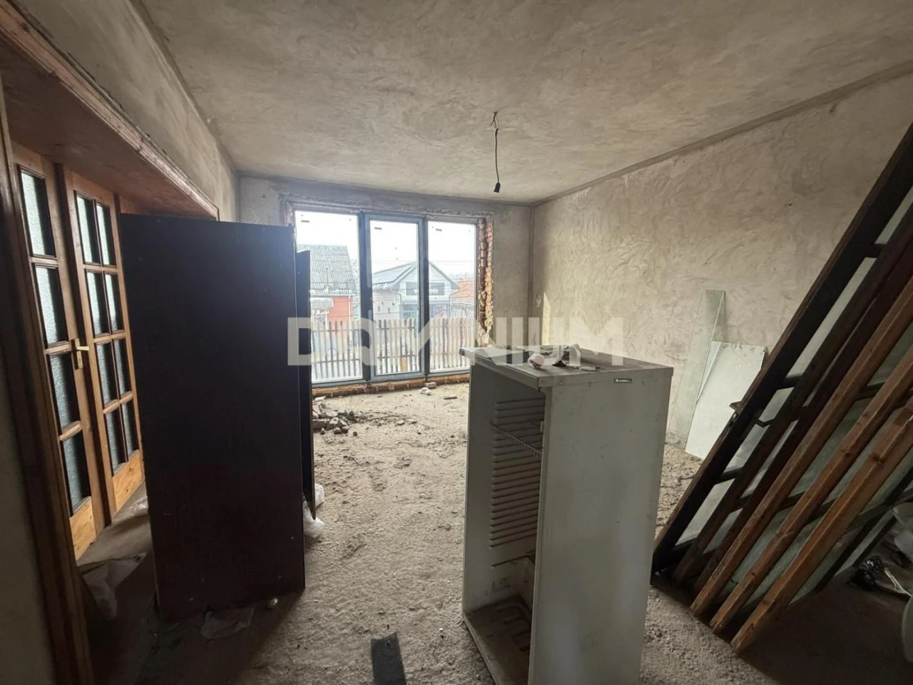 Продається будинок в смт. Вилок з комерцією біля кордону