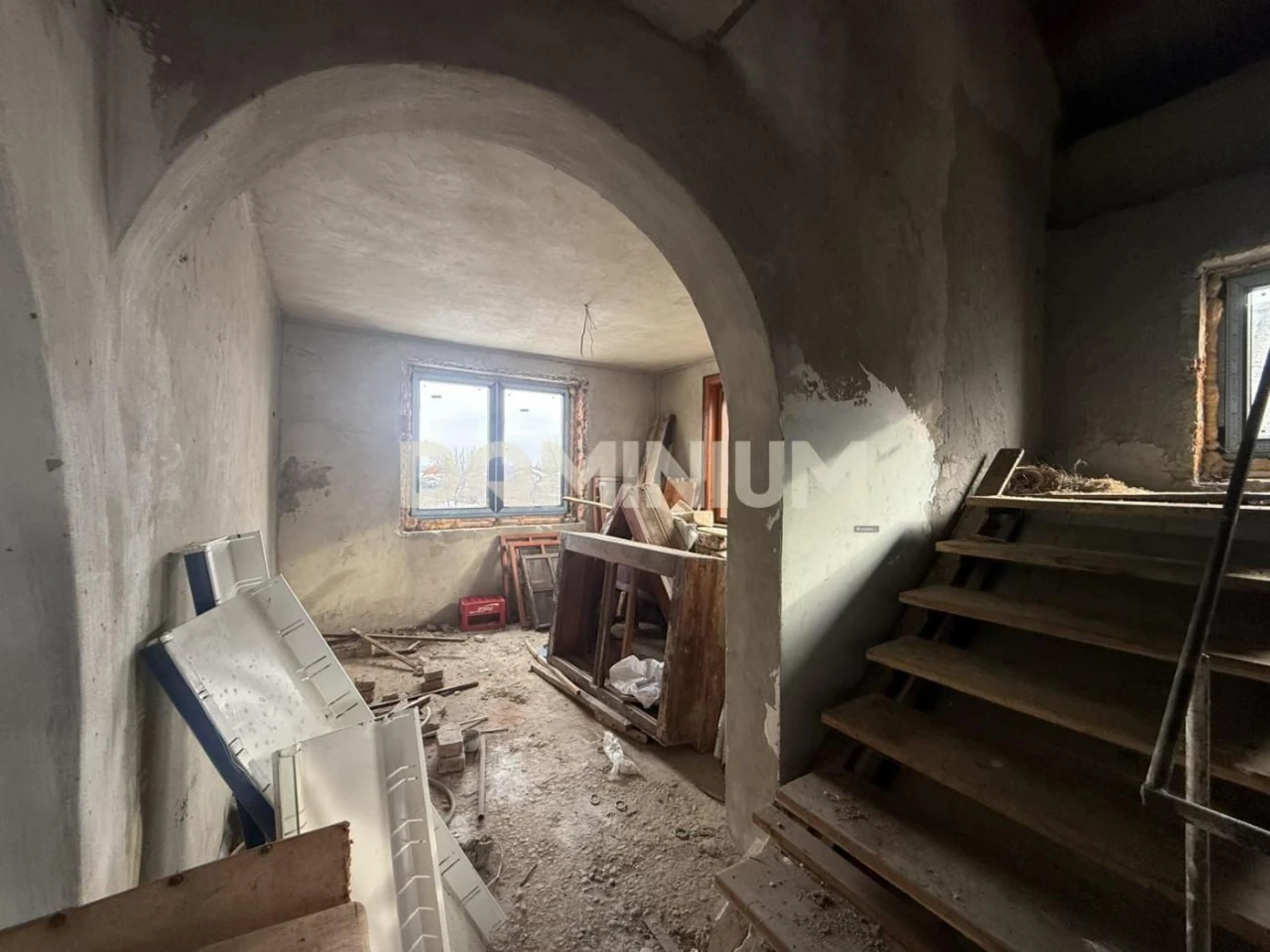 Продається будинок в смт. Вилок з комерцією біля кордону