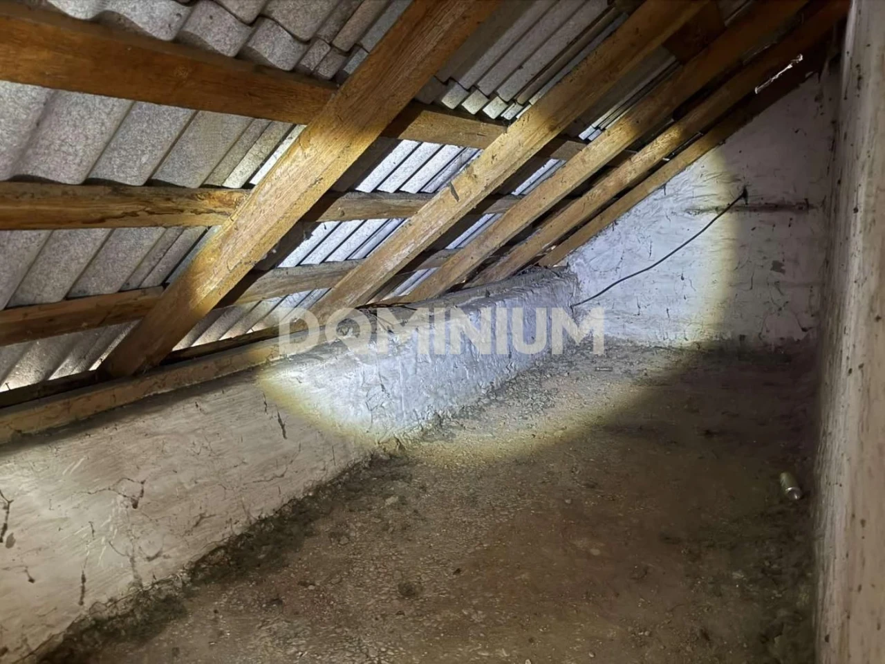 Продається будинок в смт. Вилок з комерцією біля кордону