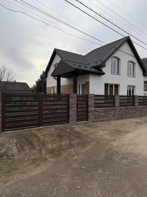 Чудовий будинок 2 поверха