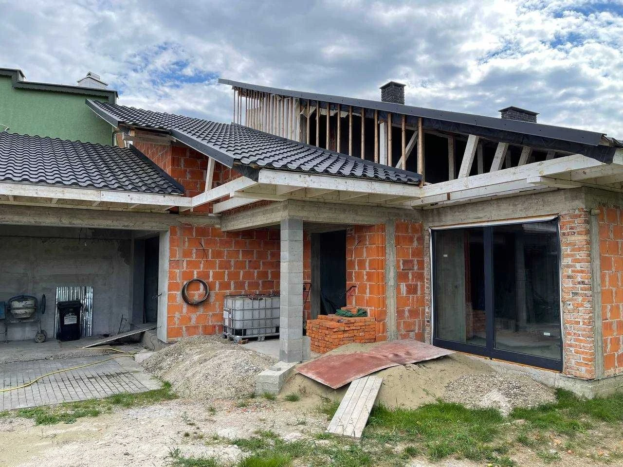 Продаж 2 поверхового будинку з ділянкою на 14.5 сотки, 316 к