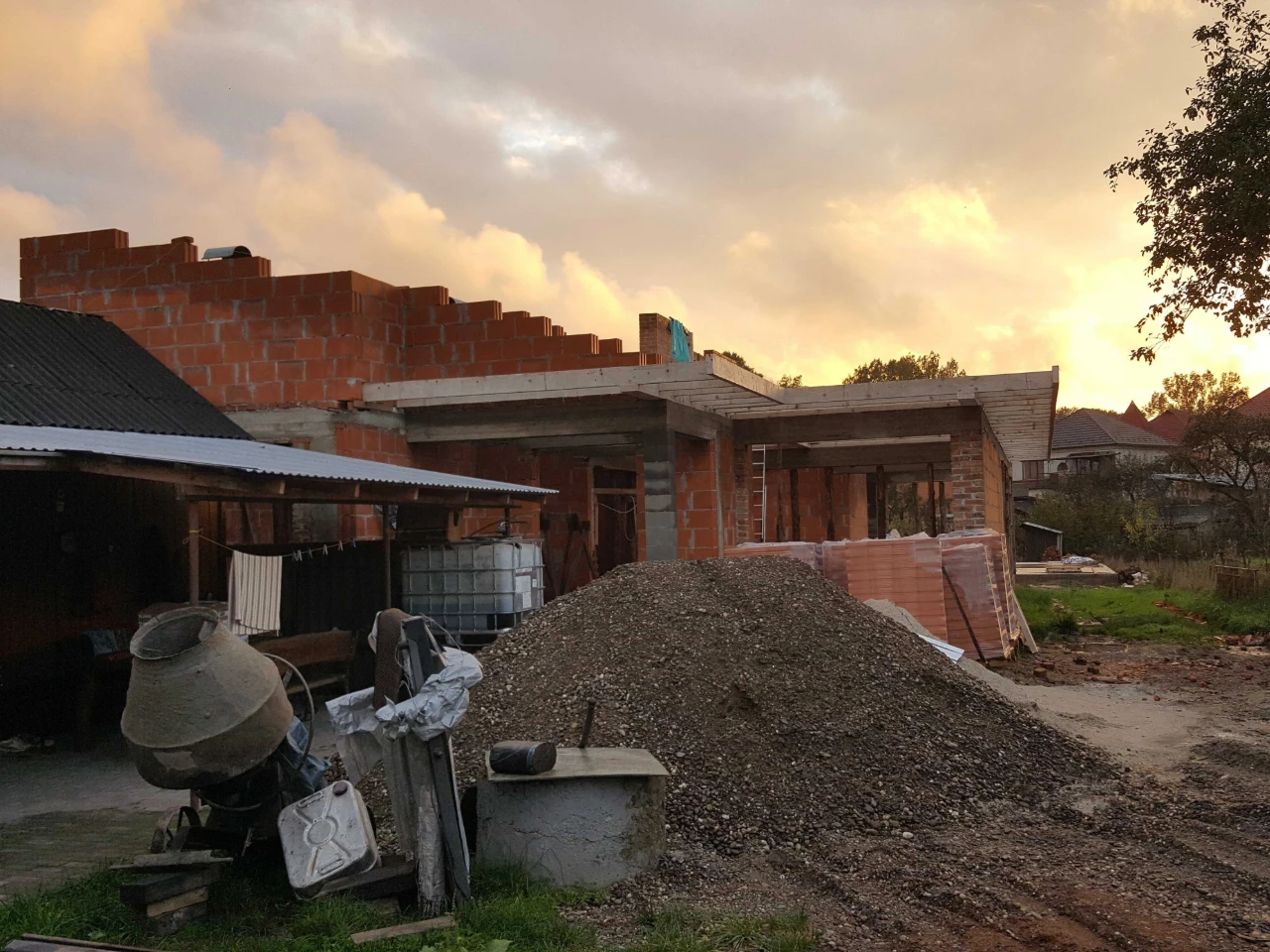 Продаж 2 поверхового будинку з ділянкою на 14.5 сотки, 316 к