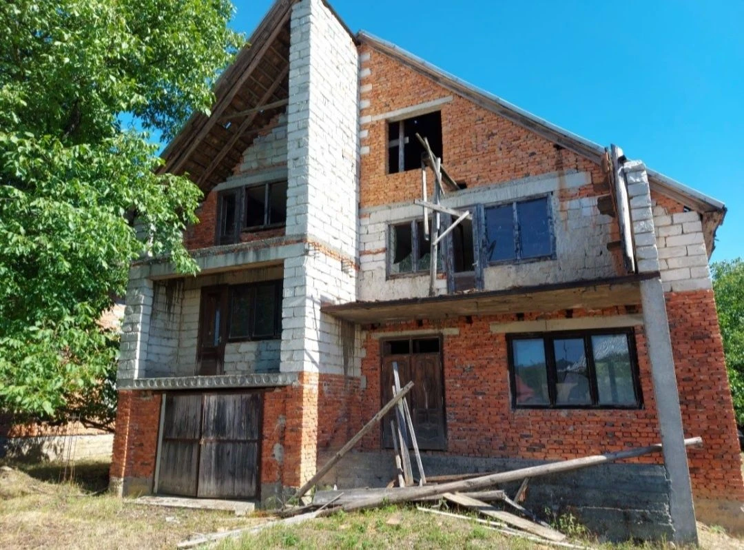 Residential house in village Ilvynza